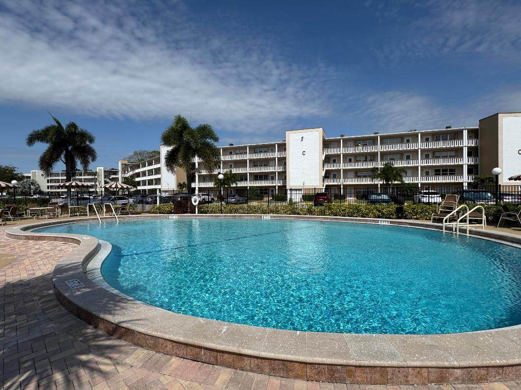 203 Southampton A - Photo 1