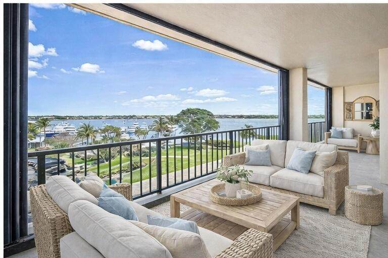 136 Lakeshore - Photo 1