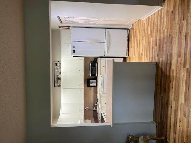 312 Knotty Pine - Photo 1