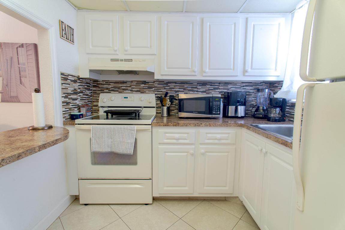 3091 E Sun Sunrise Lakes Drive - Photo 1