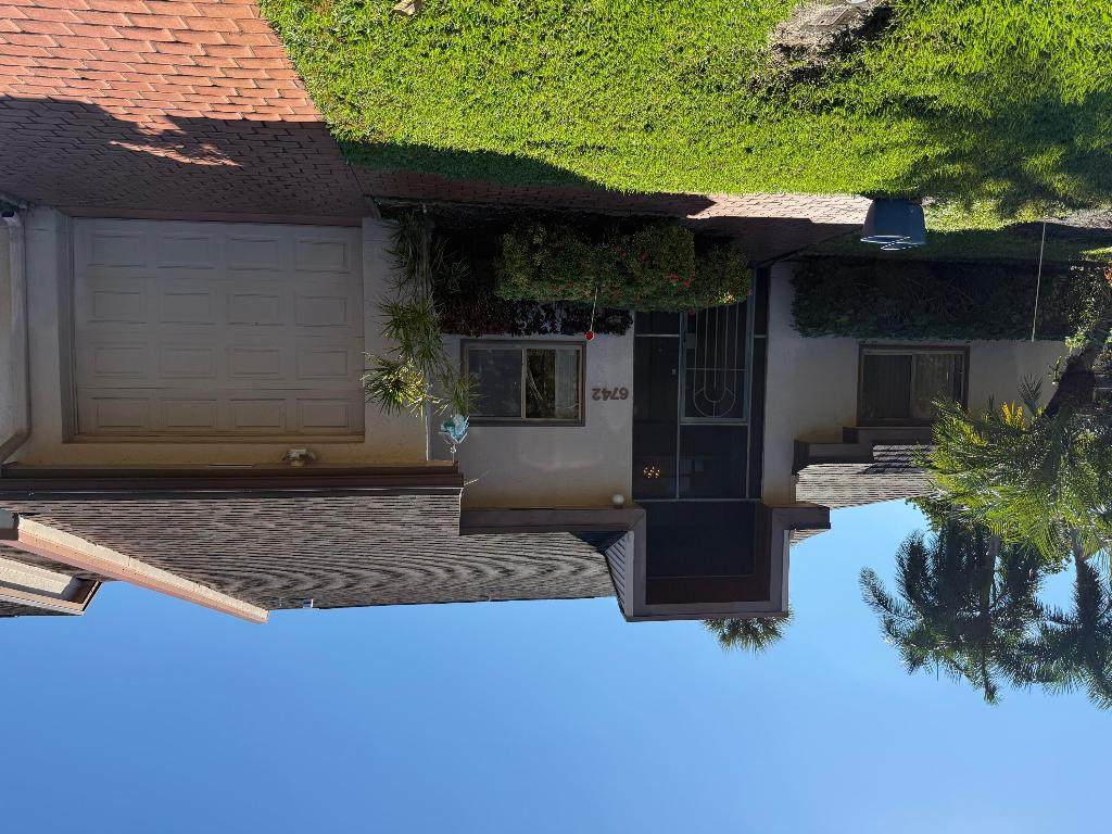 6742 Versailles - Photo 1