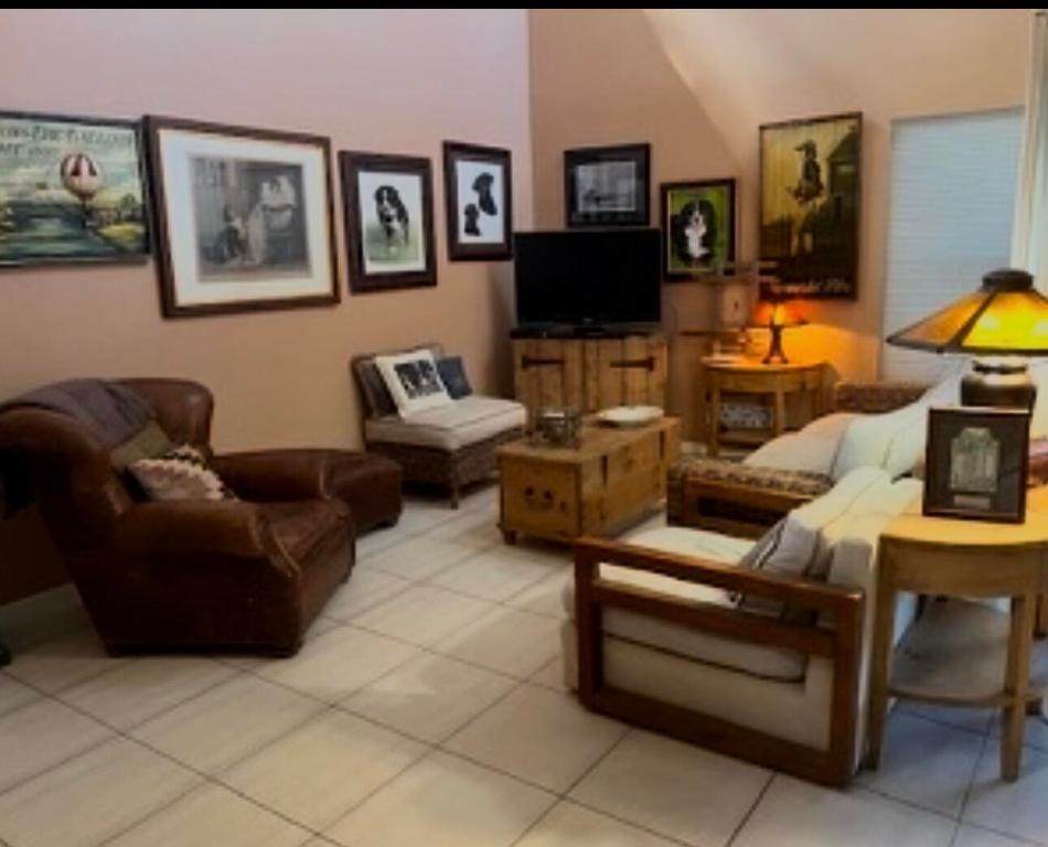 2537 Bedford Mews - Photo 1