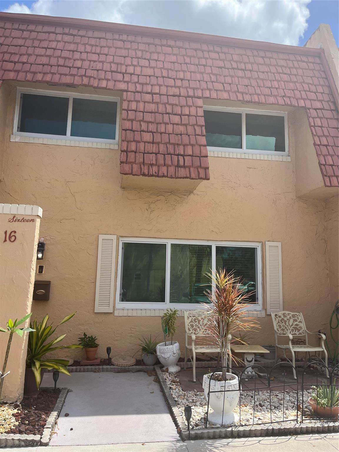 16 Spinning Wheel Ln - Photo 1