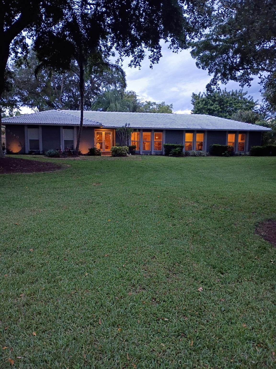 9540 39th Ct - Photo 1