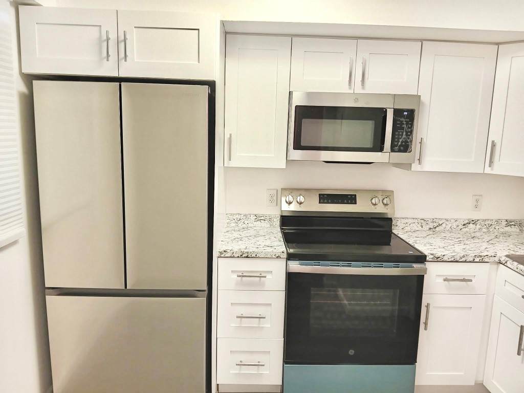 102 Royal Park - Photo 1