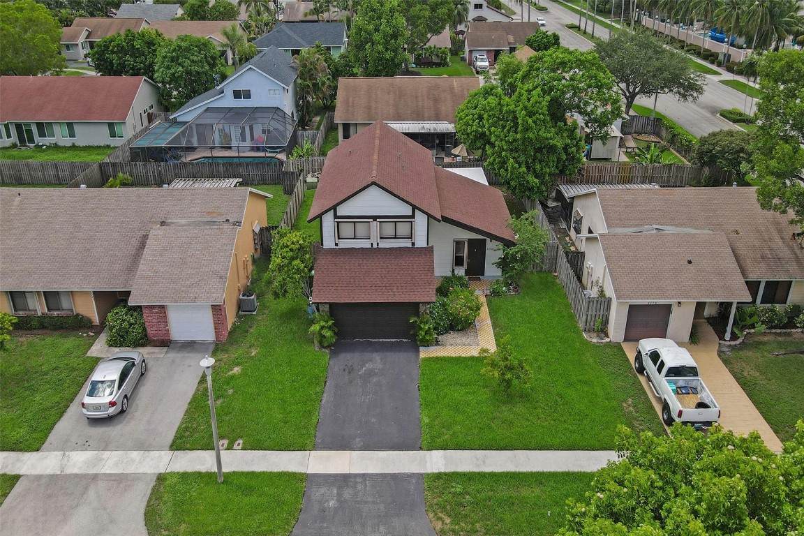 3253 104 Avenue - Photo 1