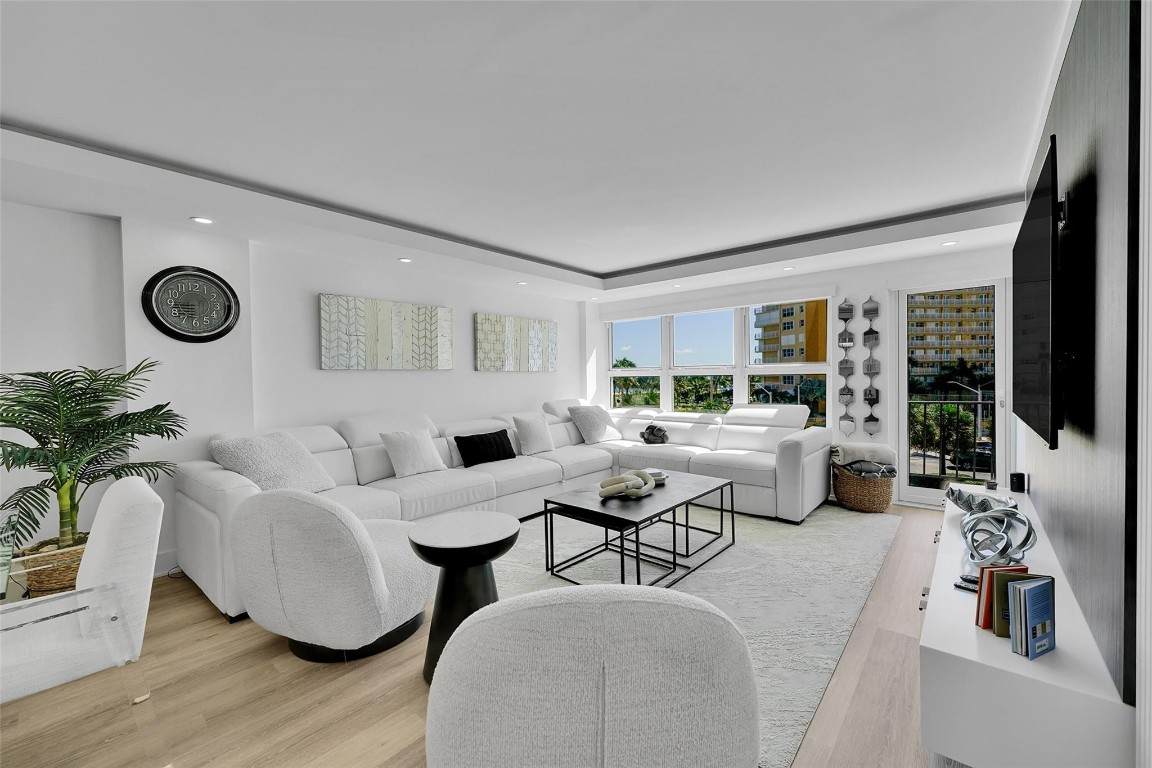 405 Ocean Boulevard - Photo 1