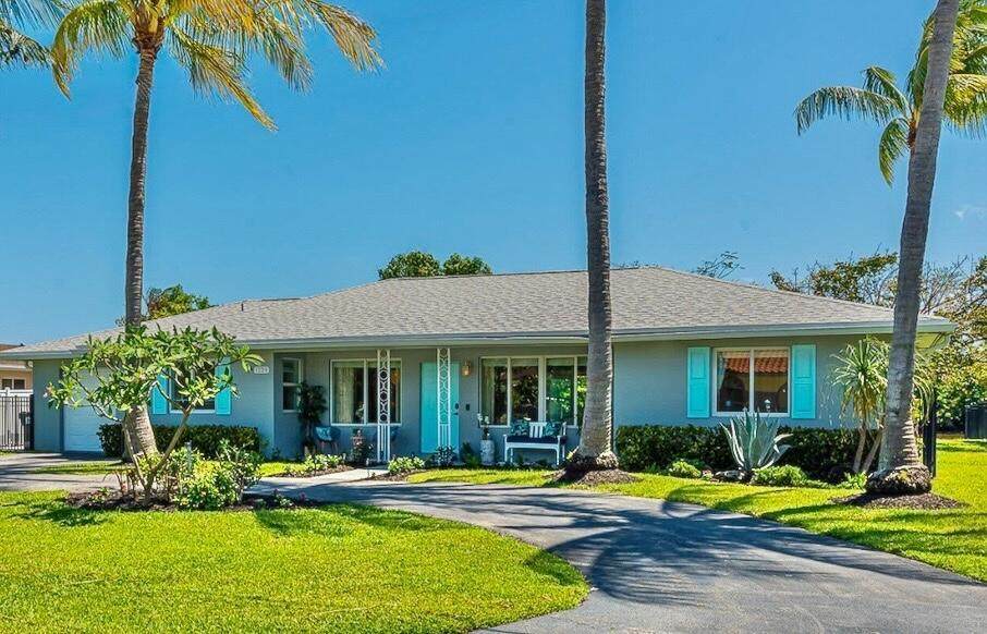 1124 Carambola Circle - Photo 1