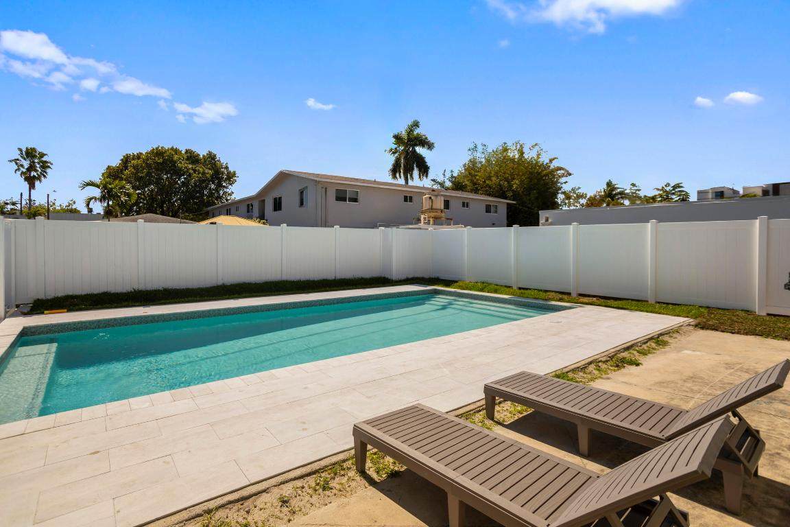 1640 Washinghton - Photo 1