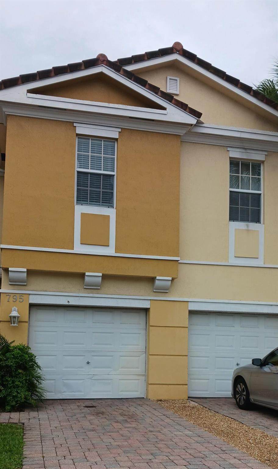 795 Pipers Cay Drive - Photo 1