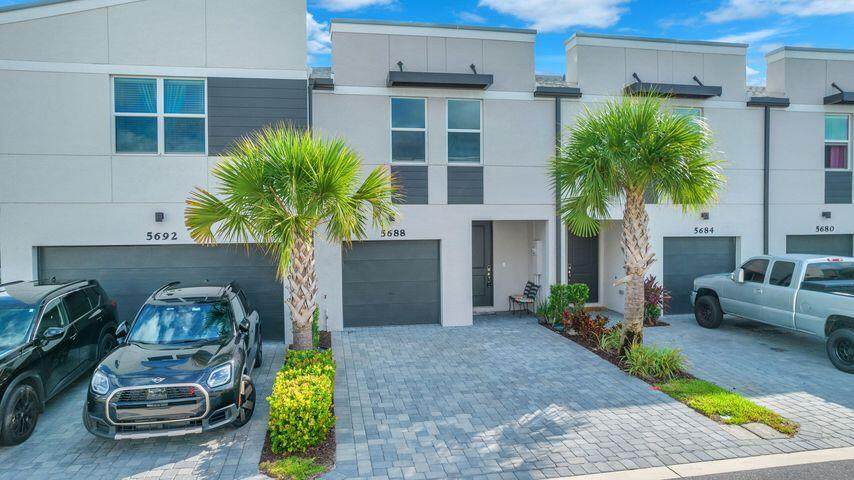 5688 Mentmore Drive - Photo 1