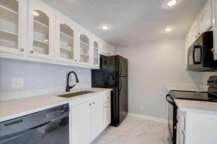 612 Executive Center Drive - Photo 1