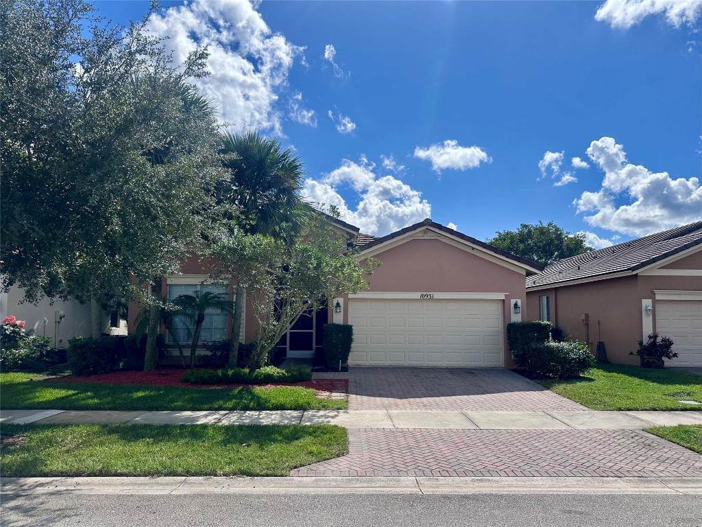 10931 Dunhill Court - Photo 1