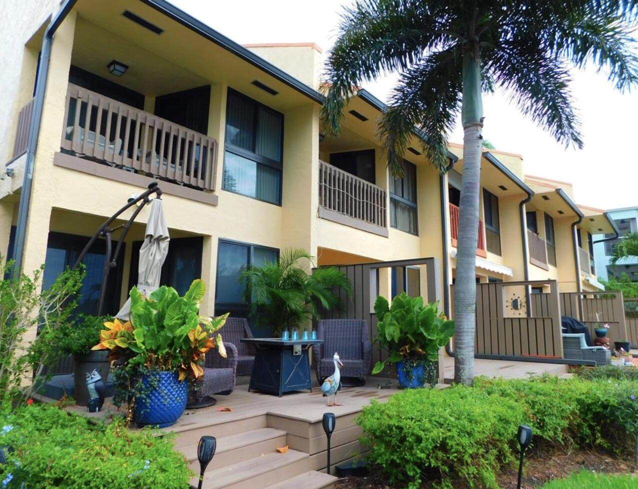 797 Riverside Drive - Photo 1