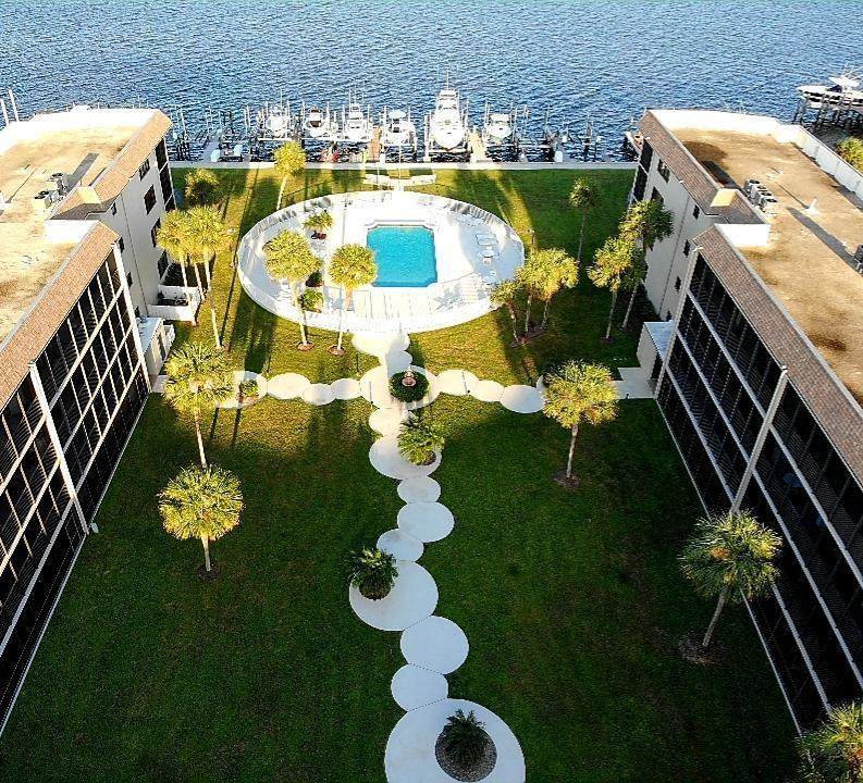 2424 Federal Highway - Photo 1