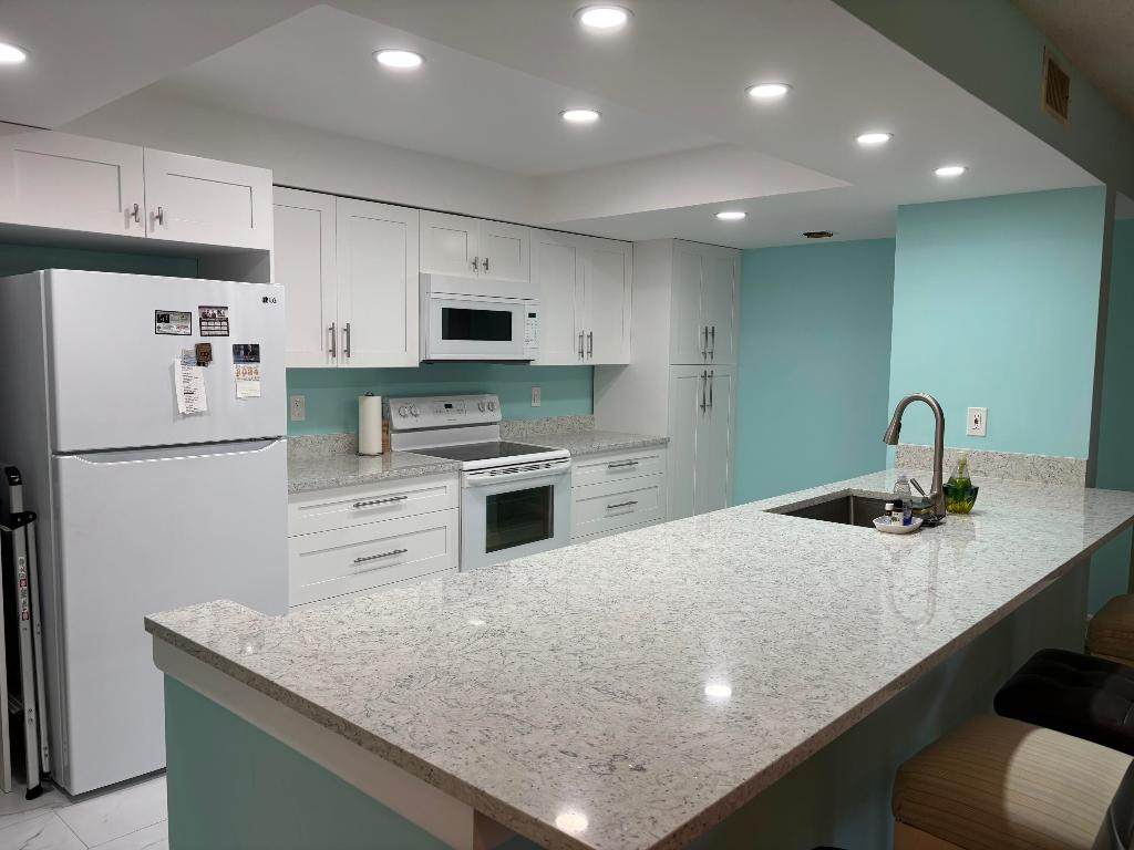 825 Egret Circle - Photo 1