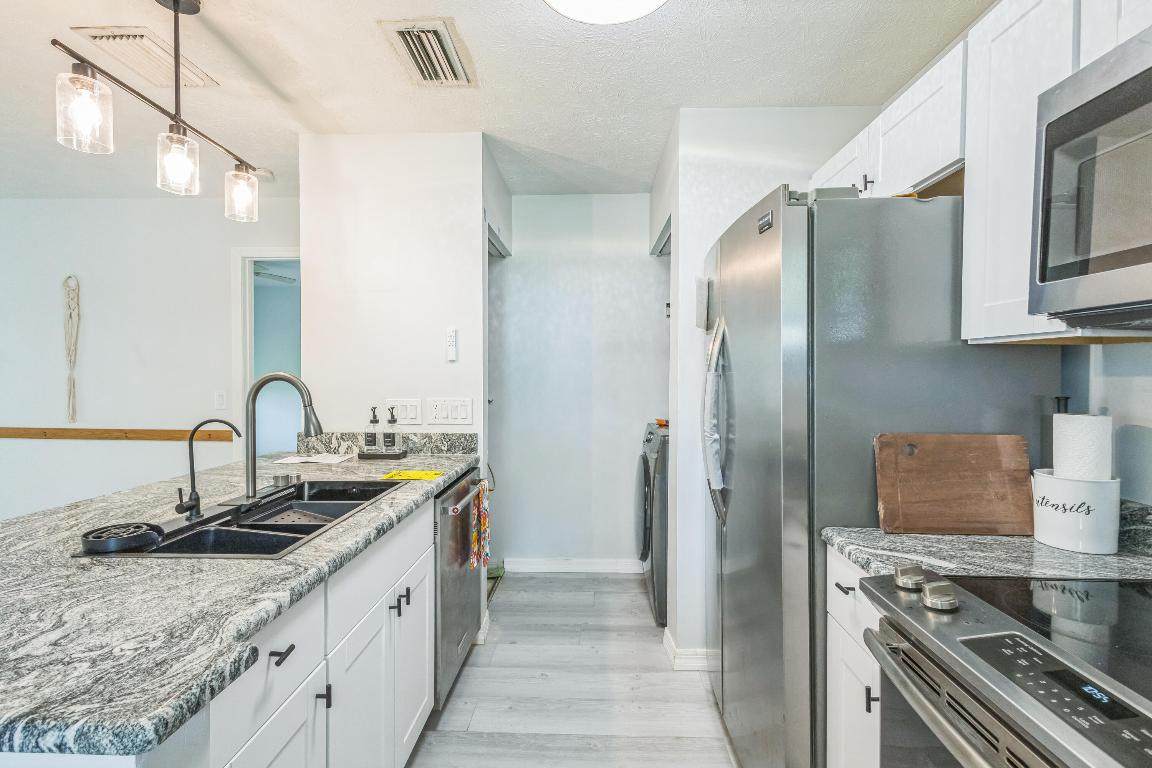 6537 Federal Highway - Photo 1