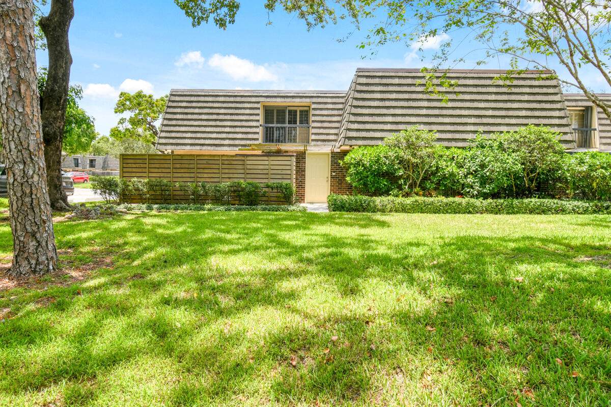 630 6th Terrace - Photo 1