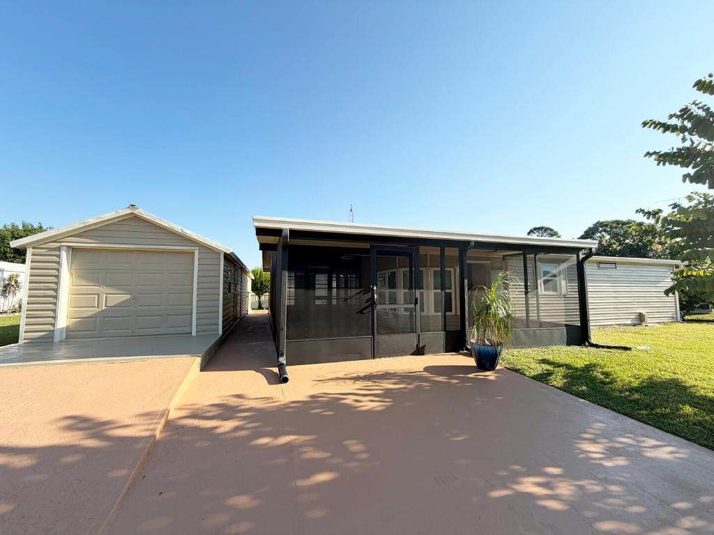 340 Hickory Ridge Drive - Photo 1