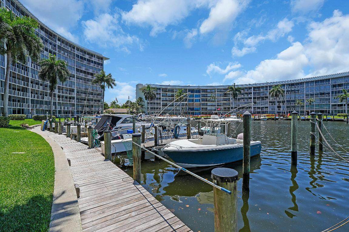 1537 Hillsboro Boulevard - Photo 1