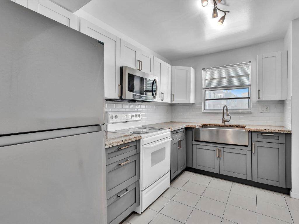 137 Golden Isles Drive - Photo 1