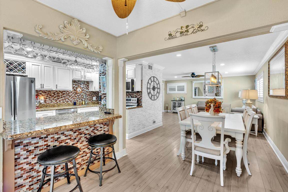 34 Colonial Club - Photo 1