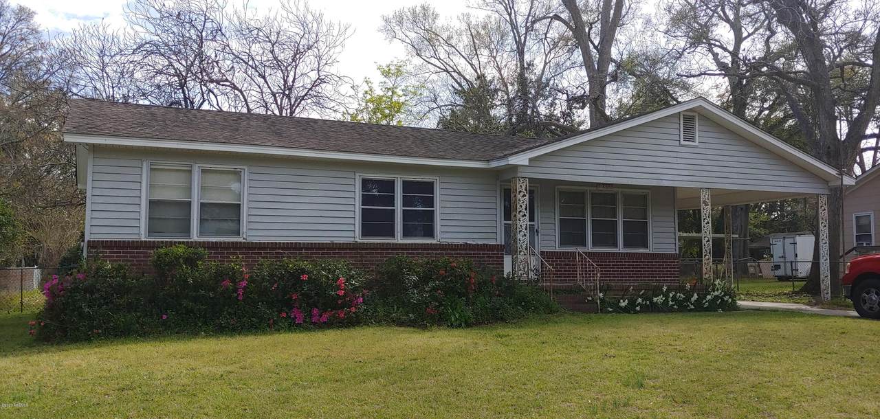 2812 Riverbank Drive - Photo 1