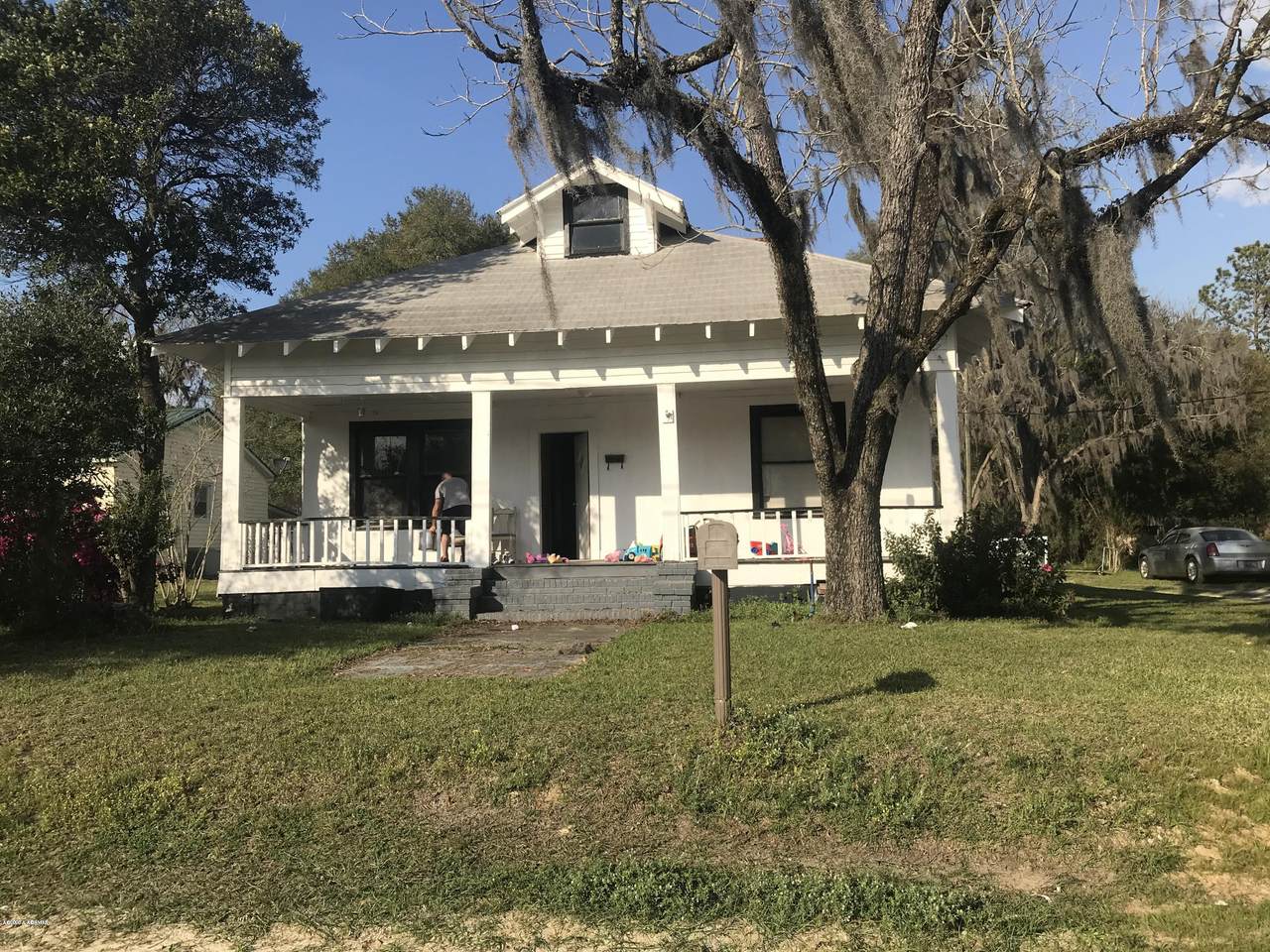 127 Railroad Avenue - Photo 1 127 Railroad Avenue - Photo 1