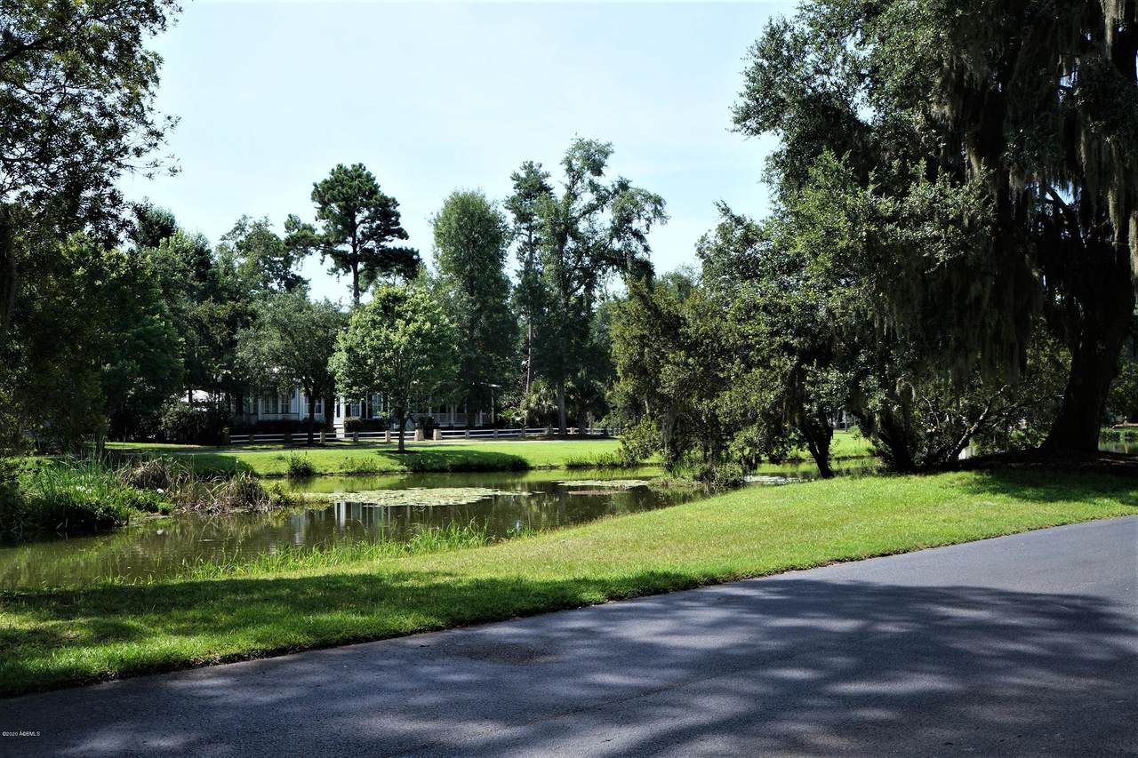 114 Pond Side - Photo 1