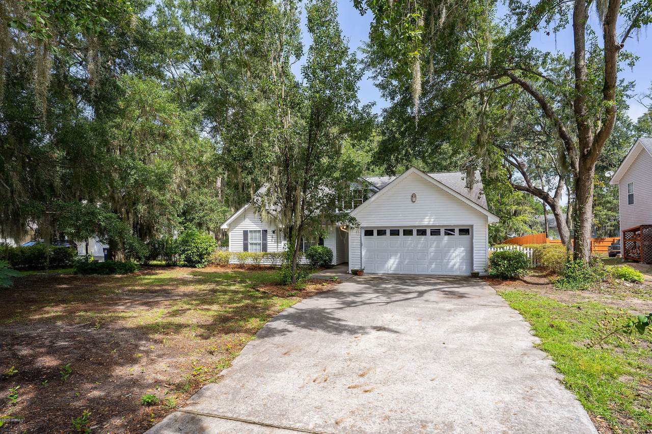 12 Sherwood Lane - Photo 1