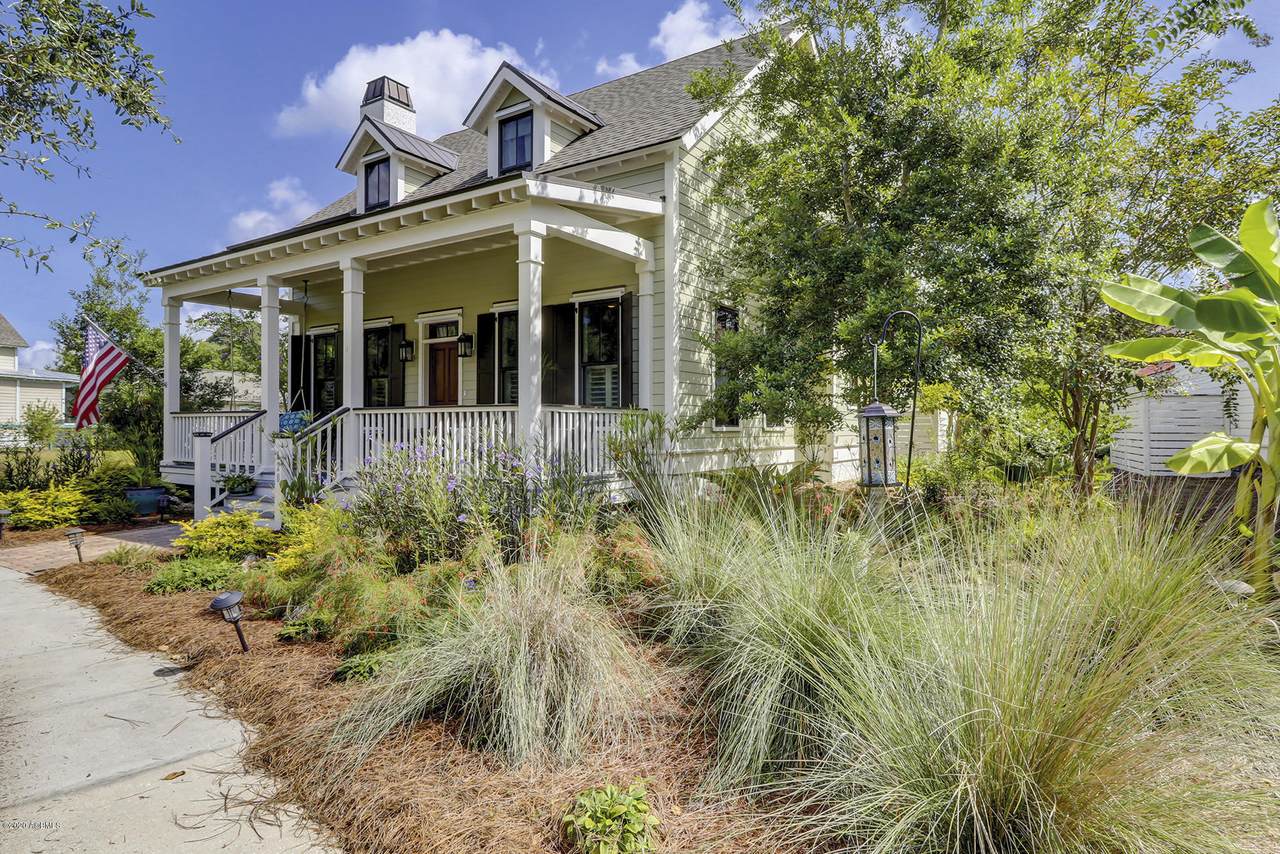 428 Commons Circle - Photo 1