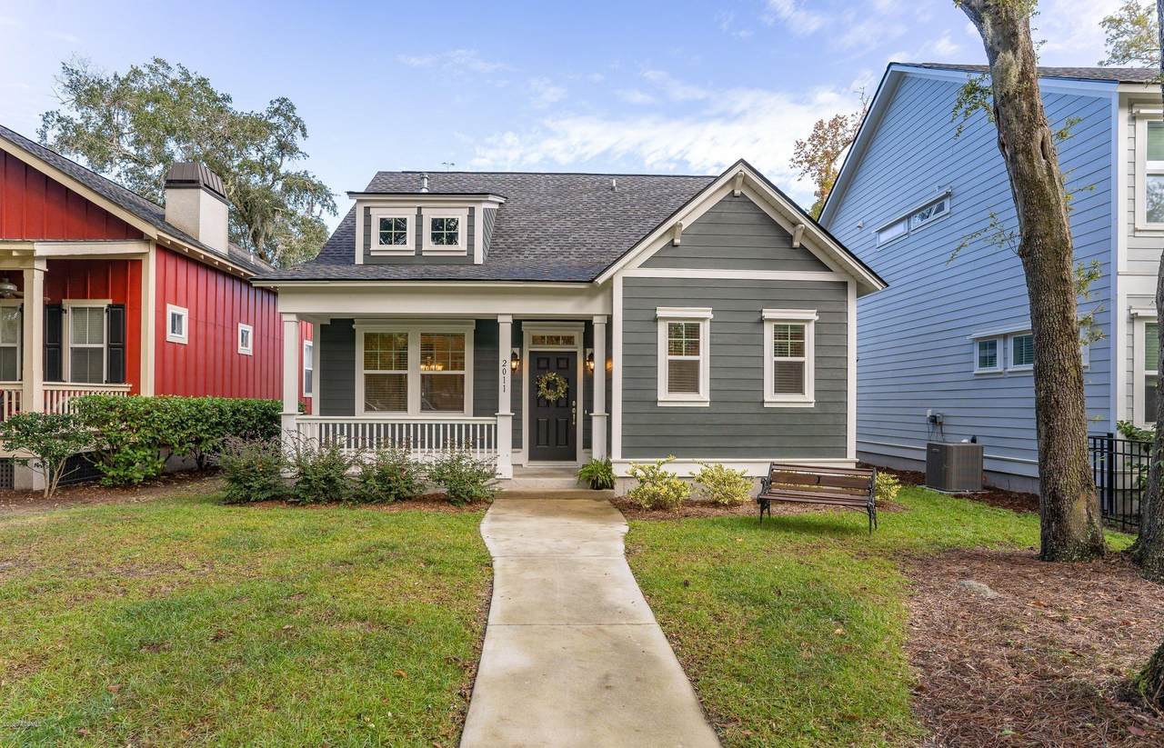 2011 Ashwood Circle - Photo 1