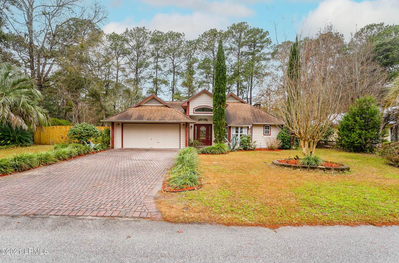 26 Chesterfield Drive - Photo 1