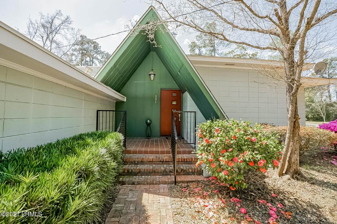 591 Pine Street - Photo 1