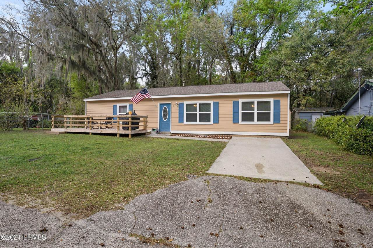 3 Twin Lakes Road - Photo 1
