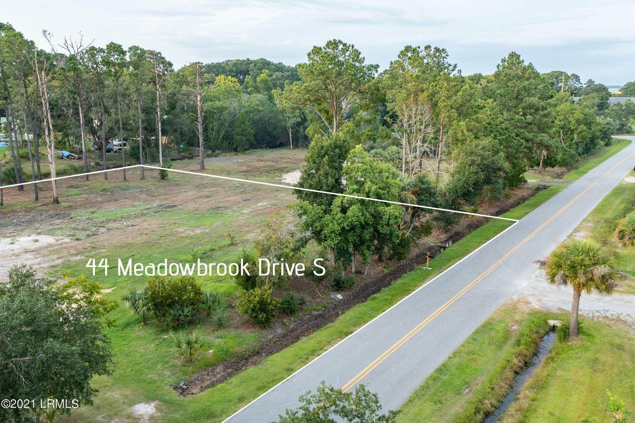 44 Meadowbrook Drive - Photo 1