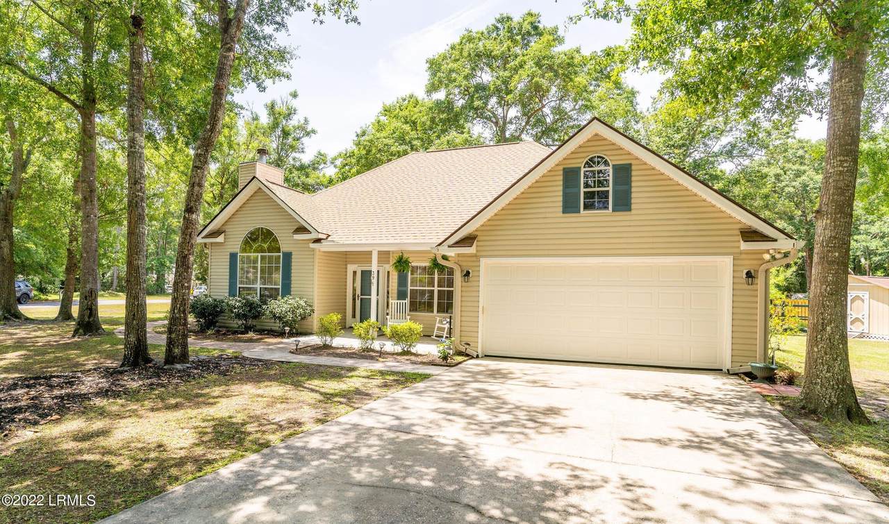 39 Christine Drive - Photo 1