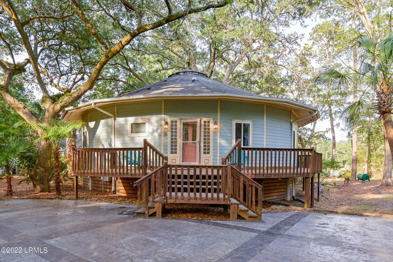4 River Drive - Photo 1