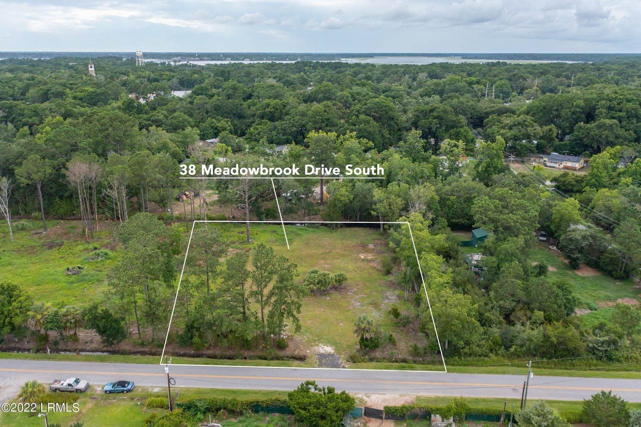 38 Meadowbrook Drive - Photo 1