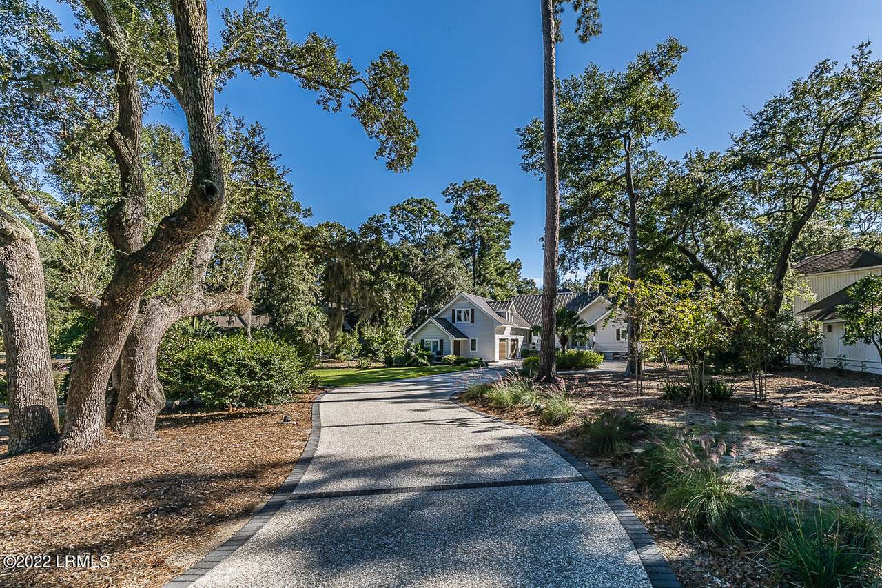 545 Island Circle - Photo 1