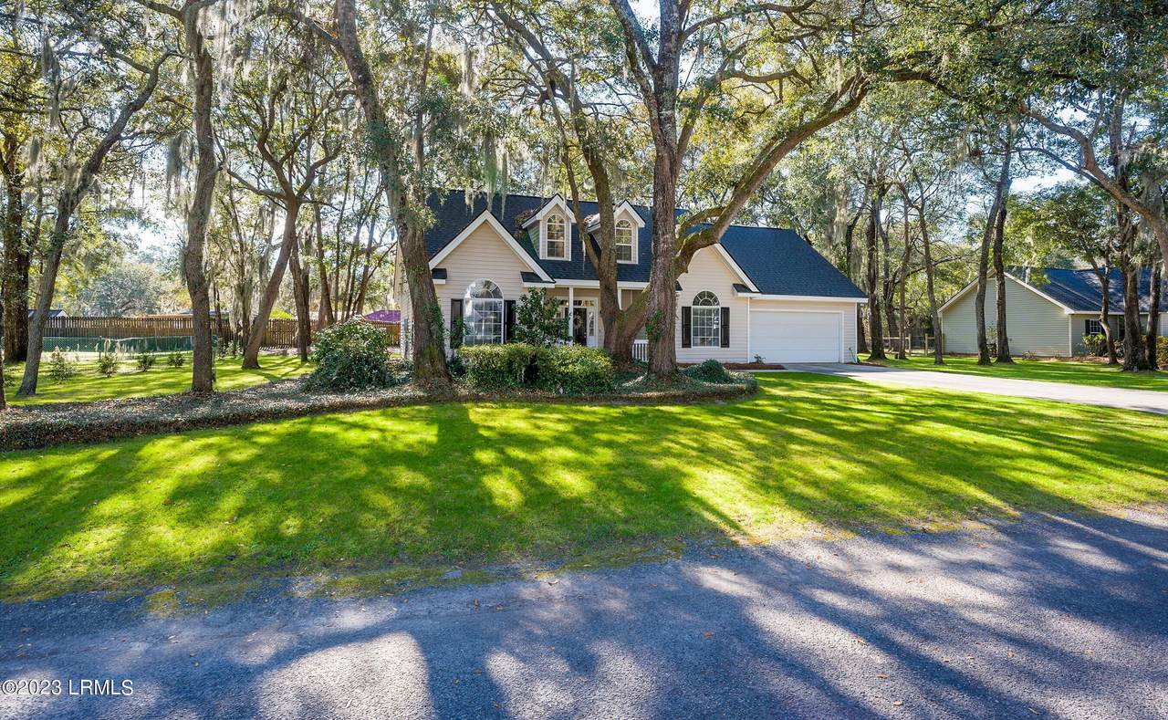 25 Christine Drive - Photo 1