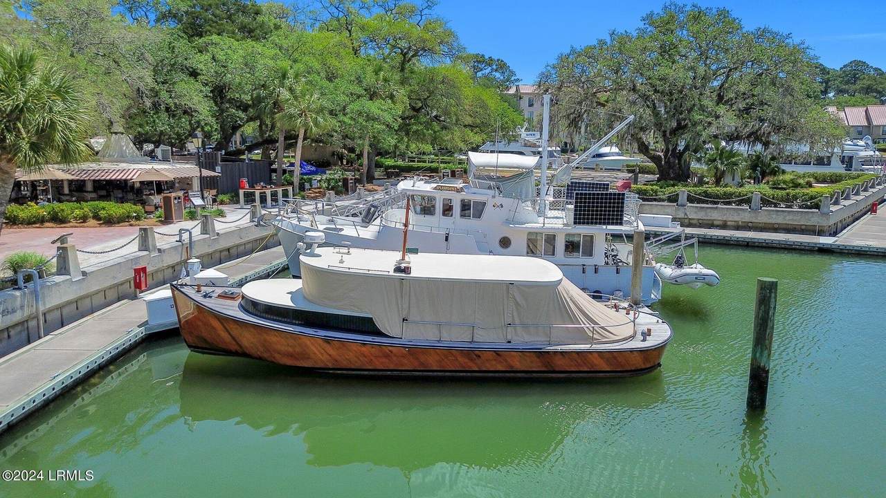13 Harbour Town Yacht Club - Photo 1