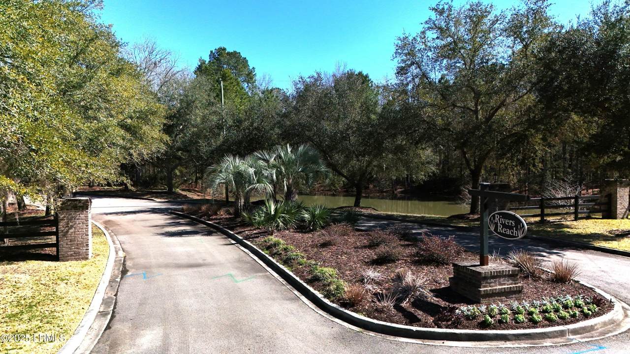 https://bt-photos.global.ssl.fastly.net/beaufortsc/1280_boomver_1_188918-2.jpg
