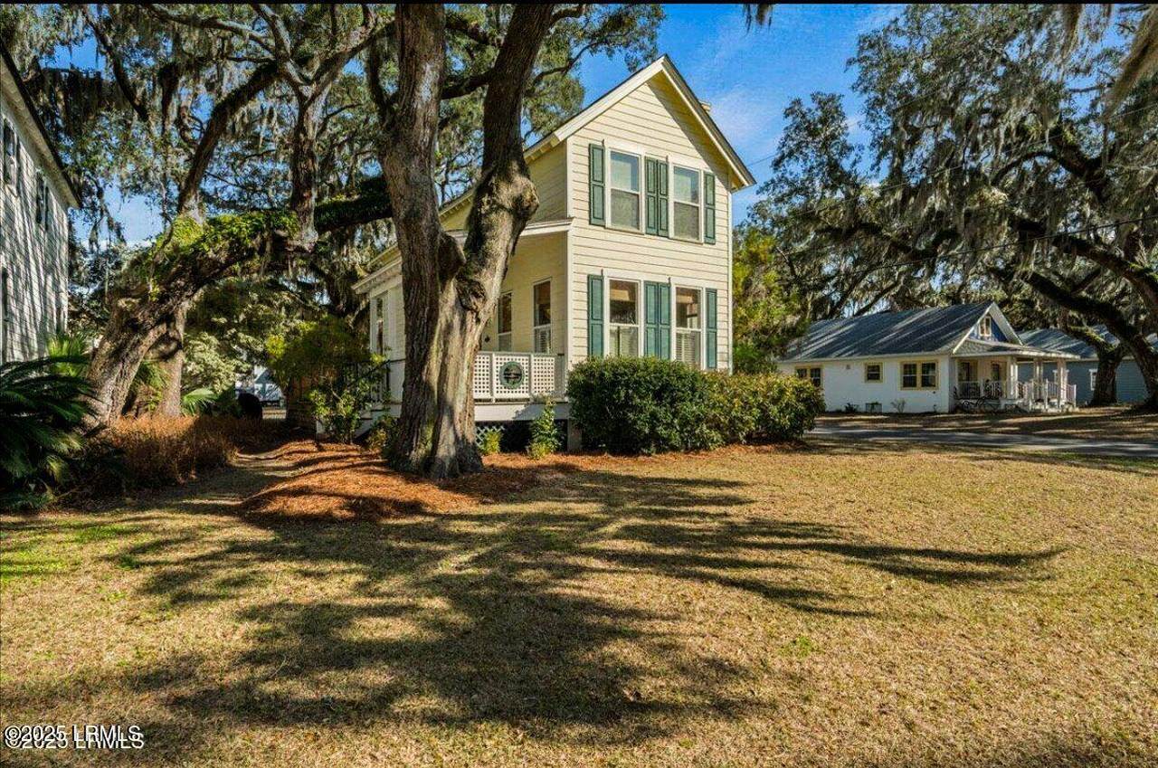 https://bt-photos.global.ssl.fastly.net/beaufortsc/orig_boomver_1_189009-2.jpg