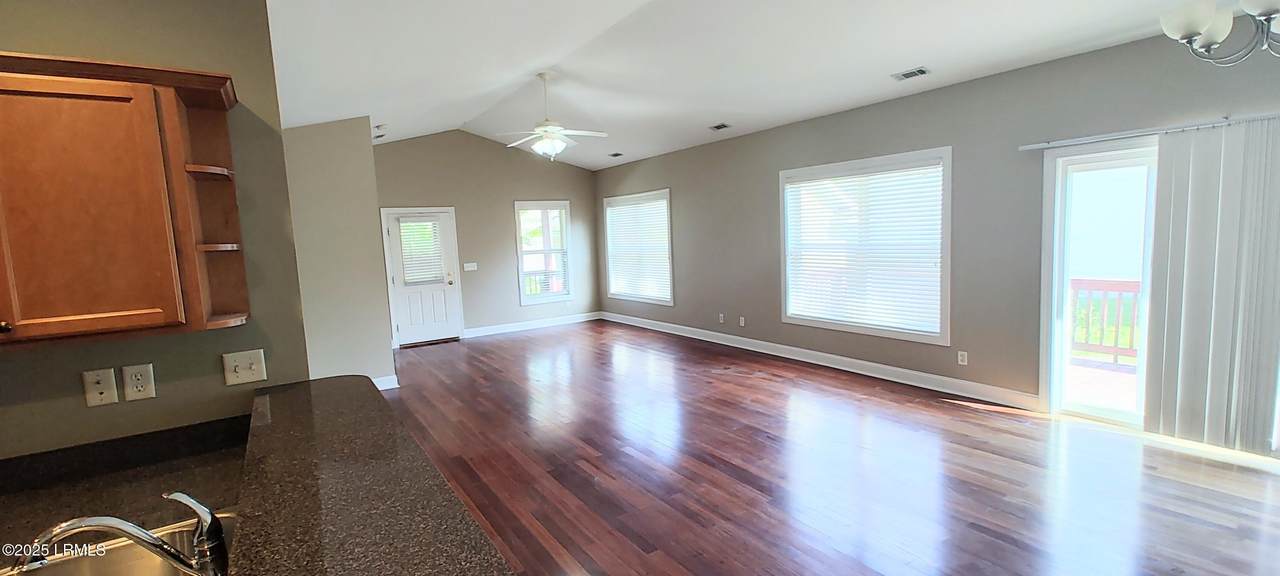 https://bt-photos.global.ssl.fastly.net/beaufortsc/1280_boomver_1_189936-2.jpg
