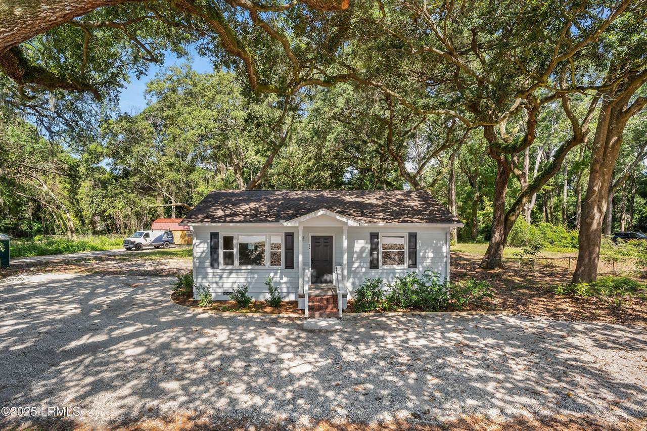 67 Sams Point Road - Photo 1