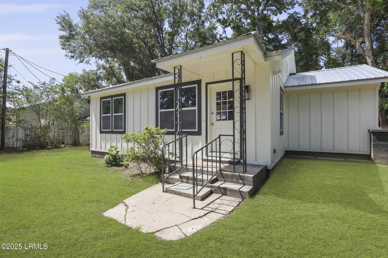 105 Jaudon Street - Photo 1