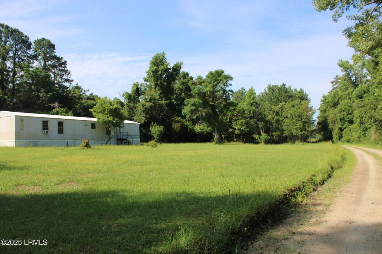 813 Doctor Young Road - Photo 1