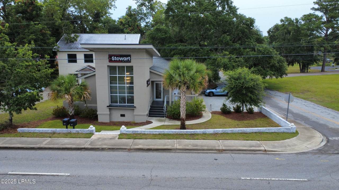 205 Ribaut Road - Photo 1