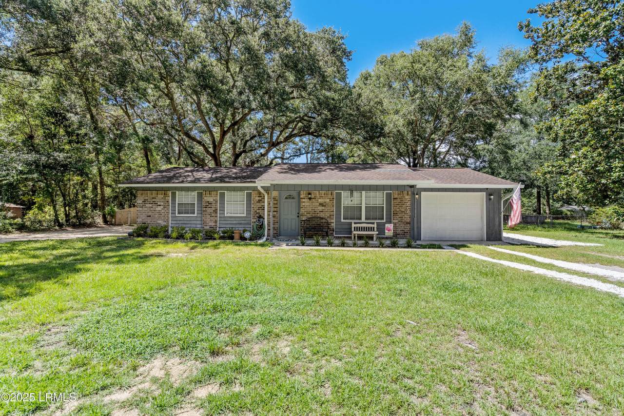 1 Country Manor Road - Photo 1